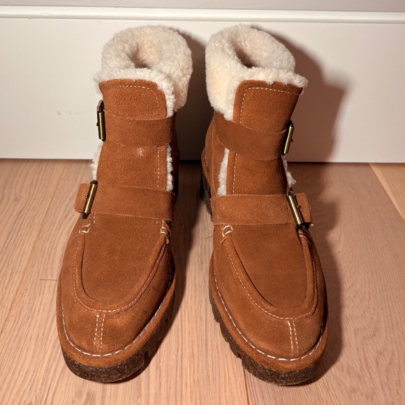 Donald Pliner leather booties with sherpa lining, size 8M - Picture 1 of 5
